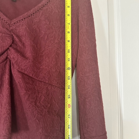 NWOT/Never Worn Bell Sleeve Top - Picture 4 of 6